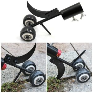 Borttagning av ogräs från fogarna i trottoaren